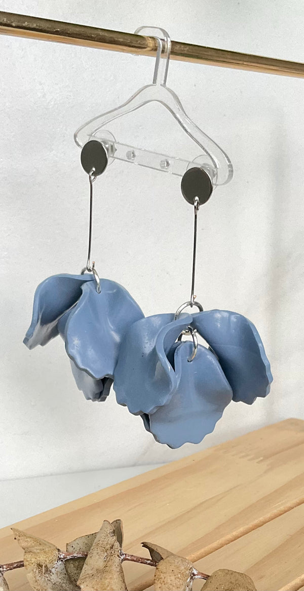 Floria in Stone Blue