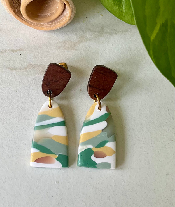 Desert Ocean Breeze in Multiple Colors with Wood Detail