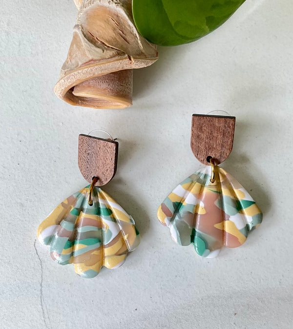 Desert Ocean Breeze in Multiple Colors with Wood Detail