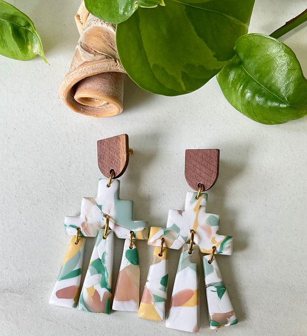 Desert Ocean Breeze in Multiple Colors with Wood Detail