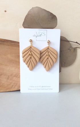 Leaf in Tan