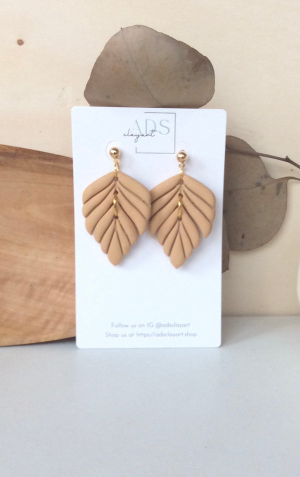 Leaf in Tan